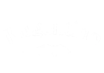 Valkoinen logo vaaleanharmaalla pohjalla, jossa on sana Rugantino kaarevalla, lihavoidulla fontilla tyyliteltyjen viiksien ja kahden vaakasuoran viivan yläpuolella.